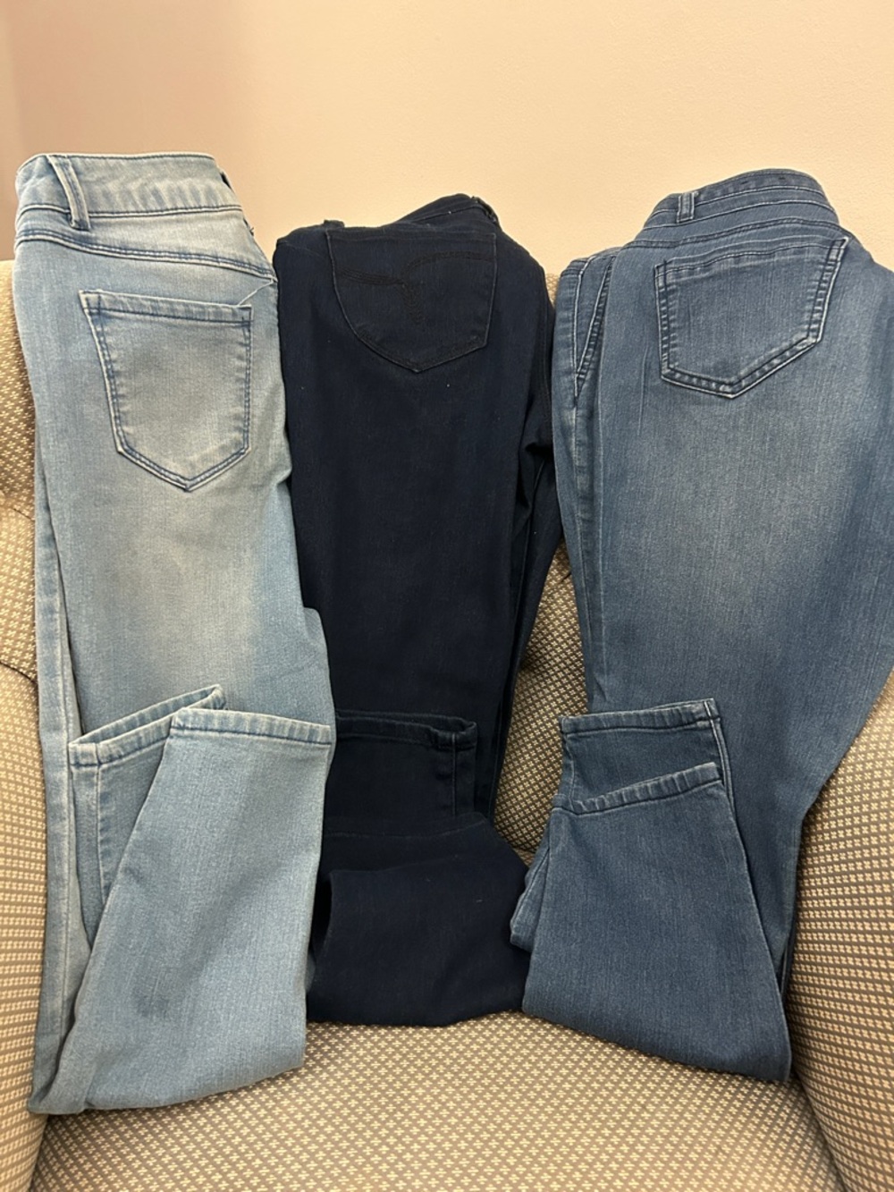 3 Pairs Of Women’s Classic Stretch Jeans - Light, Dark, and Medium Blue - 6/7